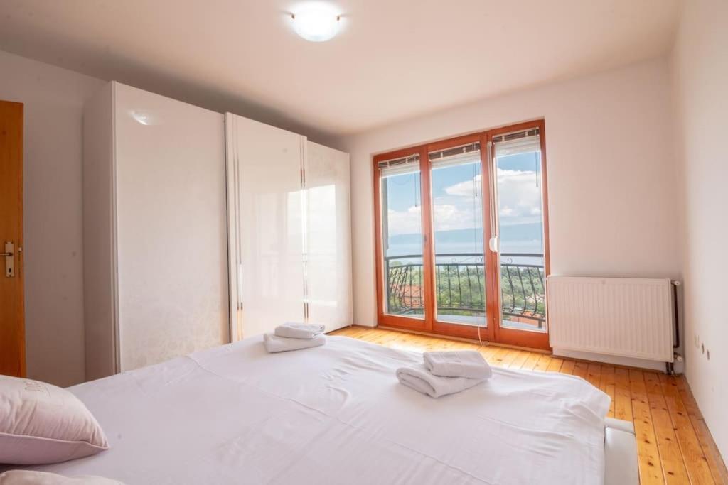 Casa Farmak - 4 Bedroom Lux Apartment With Infinity Pool & Lake View 奥赫里德 外观 照片