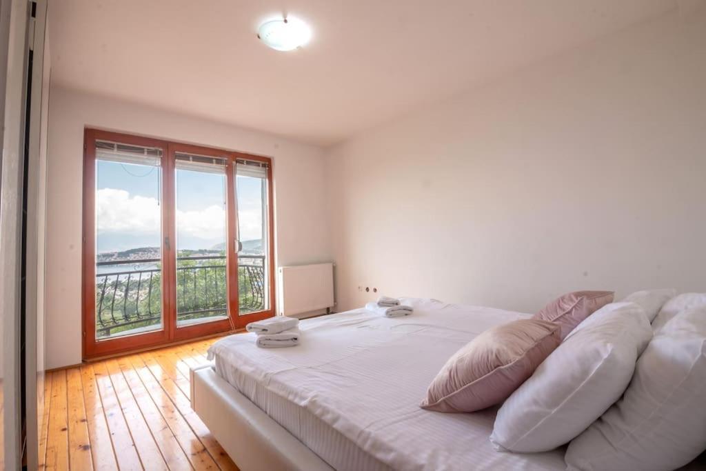 Casa Farmak - 4 Bedroom Lux Apartment With Infinity Pool & Lake View 奥赫里德 外观 照片
