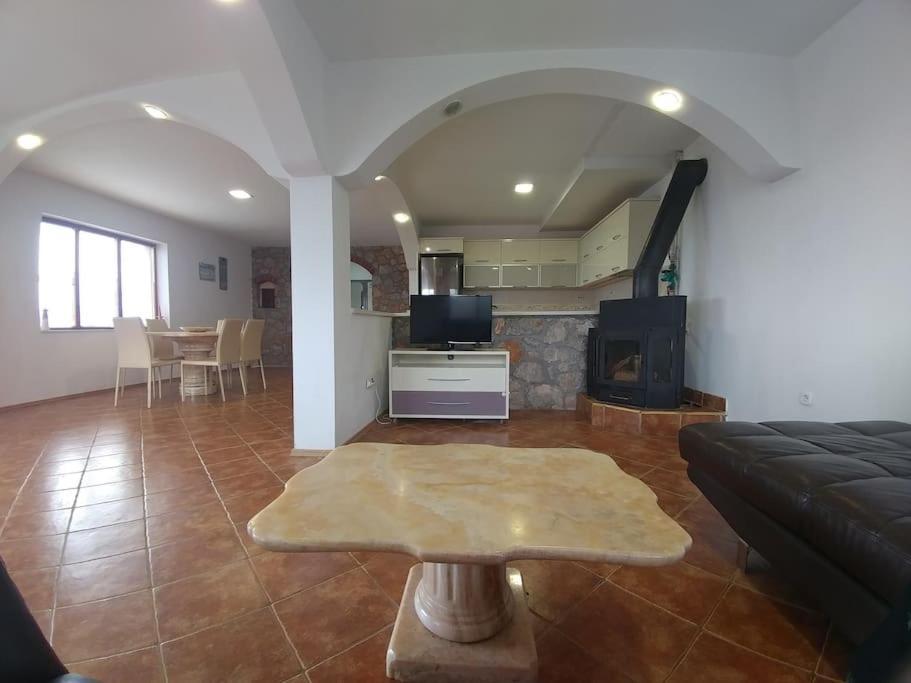 Casa Farmak - 4 Bedroom Lux Apartment With Infinity Pool & Lake View 奥赫里德 外观 照片