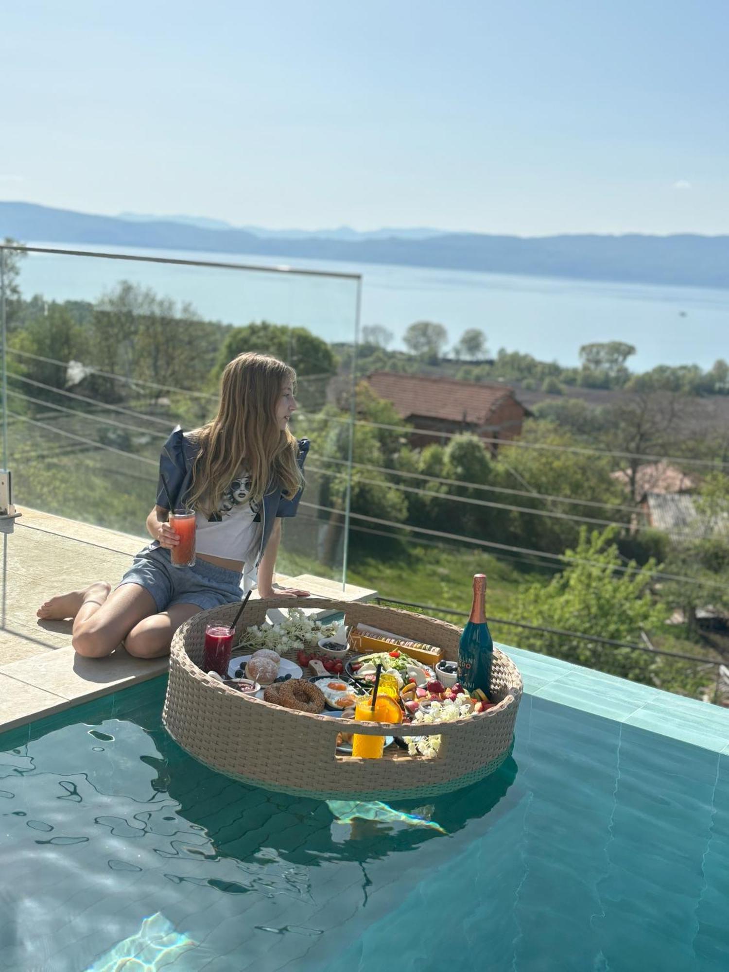 Casa Farmak - 4 Bedroom Lux Apartment With Infinity Pool & Lake View 奥赫里德 外观 照片